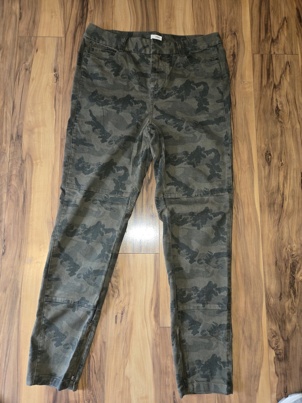 Ecru Brand Camouflage Pants - Olive/Black